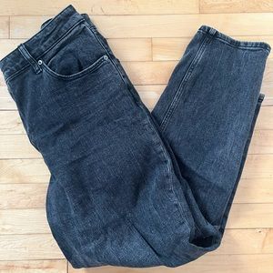 Abercrombie and Fitch 90’s mom jeans curve love